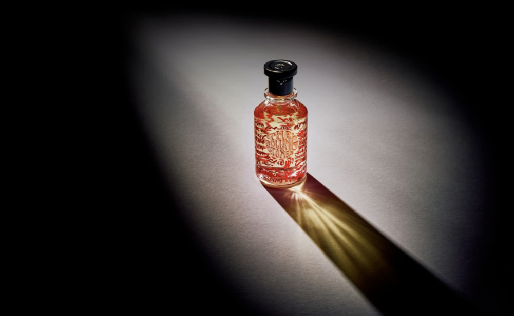 滚石乐队推出首款香水 RS No.9