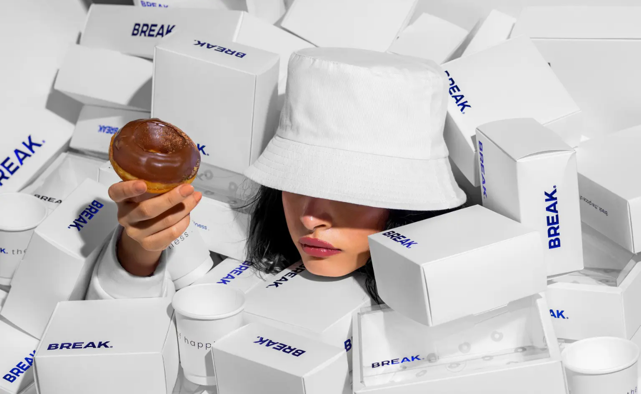 利雅得甜甜圈和创意蛋糕品牌Break全案包装设计